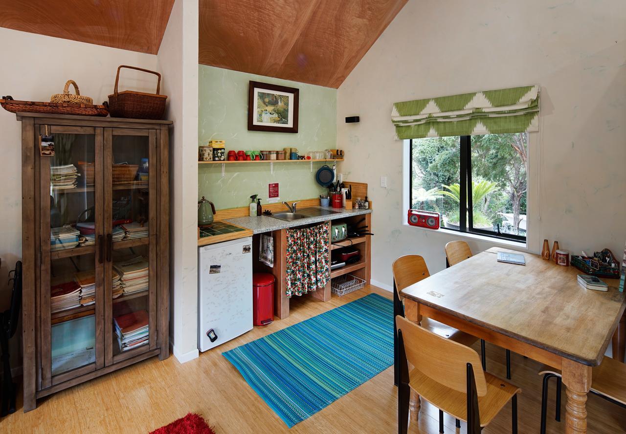 Wai-Knot Accommodation Onetangi Bagian luar foto