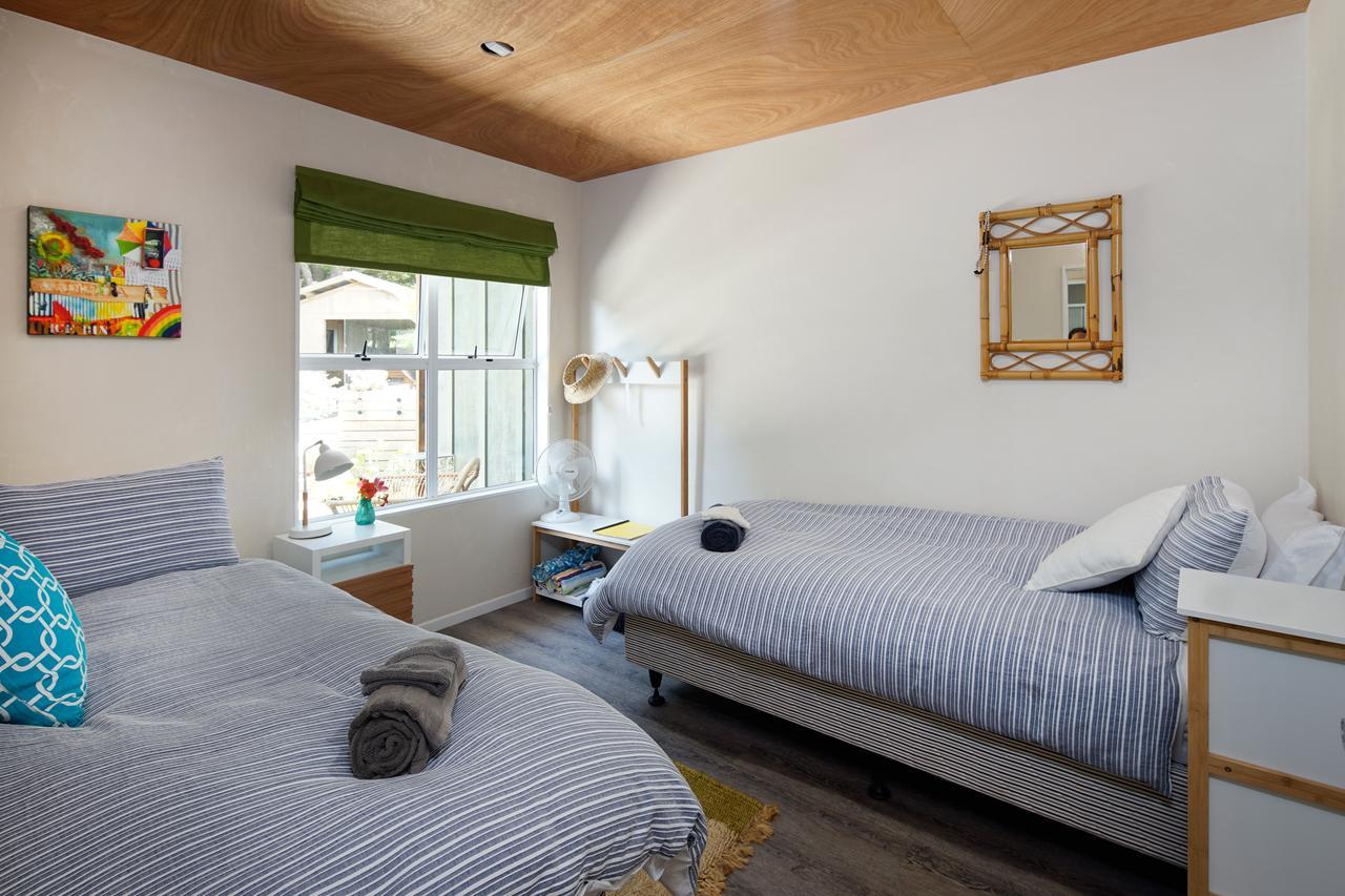 Wai-Knot Accommodation Onetangi Bagian luar foto